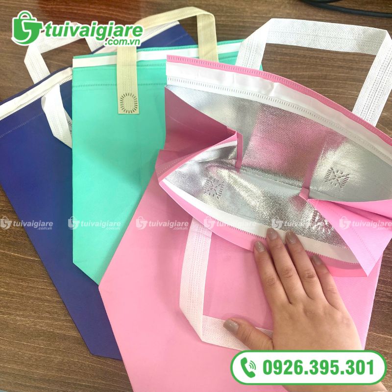 Sản phẩm túi giữ nhiệt trà sữa có đa dạng kích thước và màu sắc