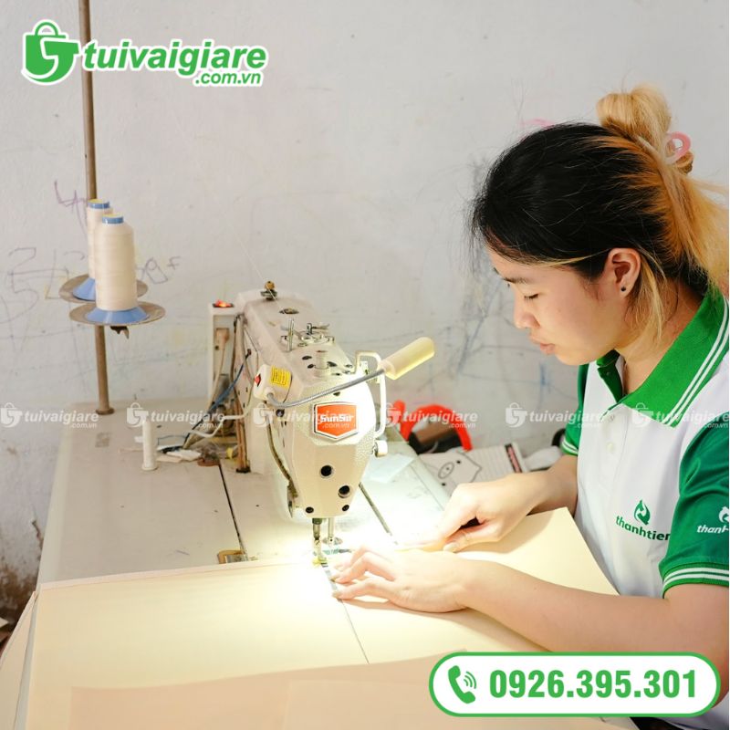 Quy trình may balo dây rút số lượng lớn chuyên nghiệp tại Túi Vải Giá Rẻ