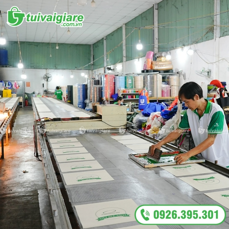 Xưởng may túi vải linen làm quà tặng trung tâm anh ngữ uy tín - Túi Vải Giá Rẻ