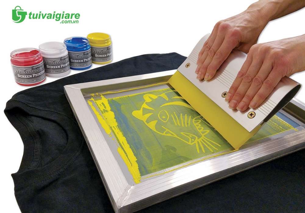 In kéo lụa trên vải