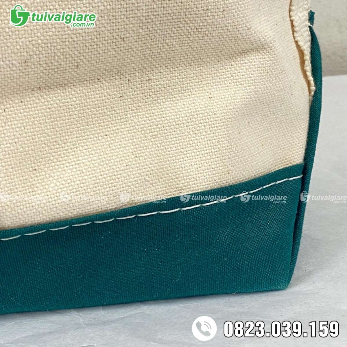 Chất liệu canvas dày dặn