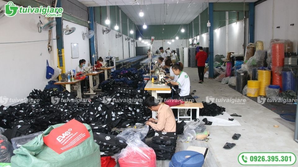 quy-trinh-san-xuat-tui-vai-khong-det-3