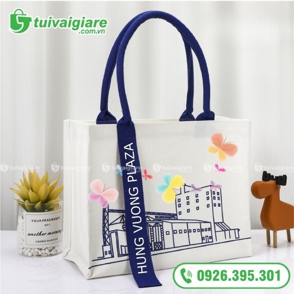 tui-vai-day-hung-vuong-plaza-2