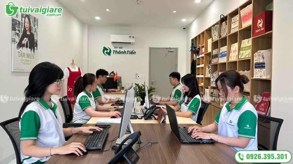 Đội Ngũ Của Xưởng May Túi Vải Giá Rẻ