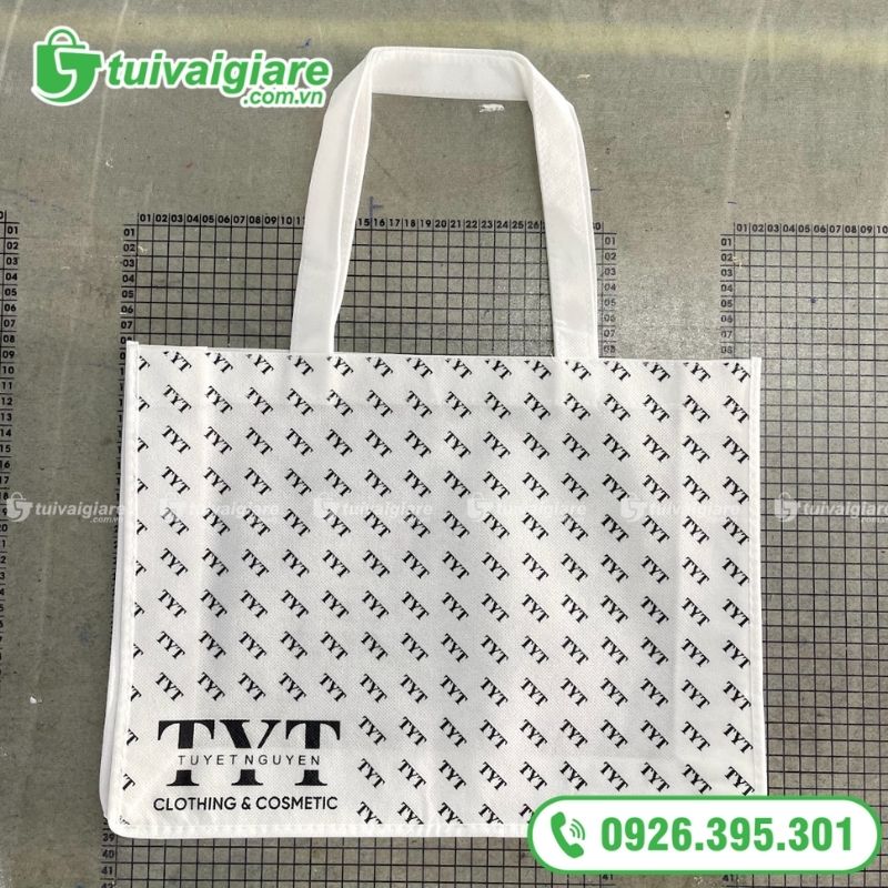 Mẫu may túi vải không dệt trắng thời trang