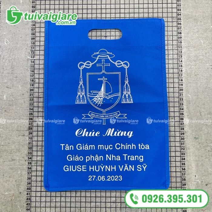 sản xuất túi vải không dệt chúc mừng Tân Giám Mục