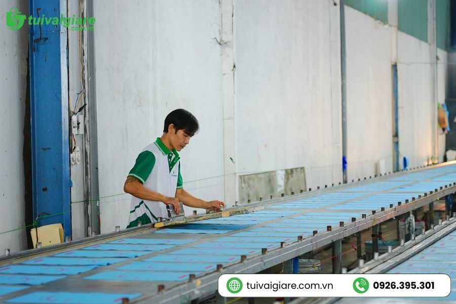 xưởng sản xuất túi vải không dệt cán màng